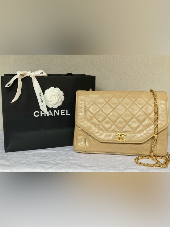 CHANEL Handbags - Vintage ✨ CHANEL ✨ Diana Quilted Flap Bag CC Chain Shoulder Bag Medium Authentic